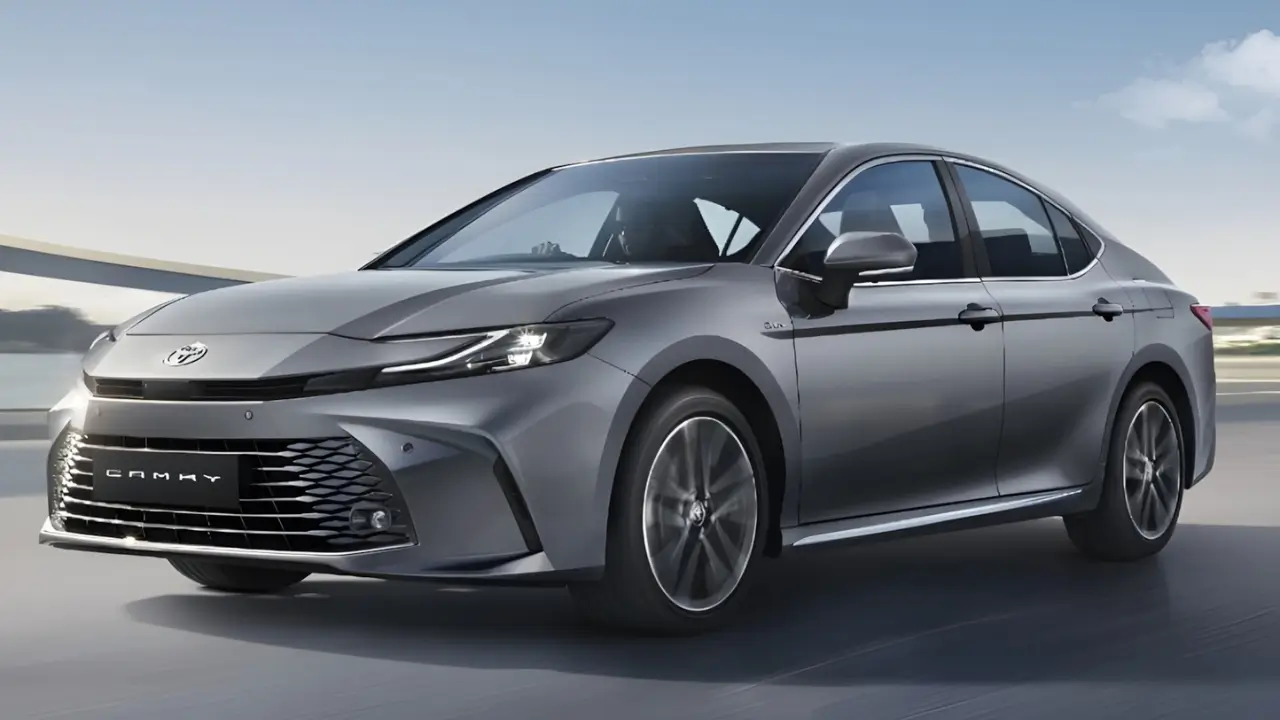 Toyota Camry Price and Mileage